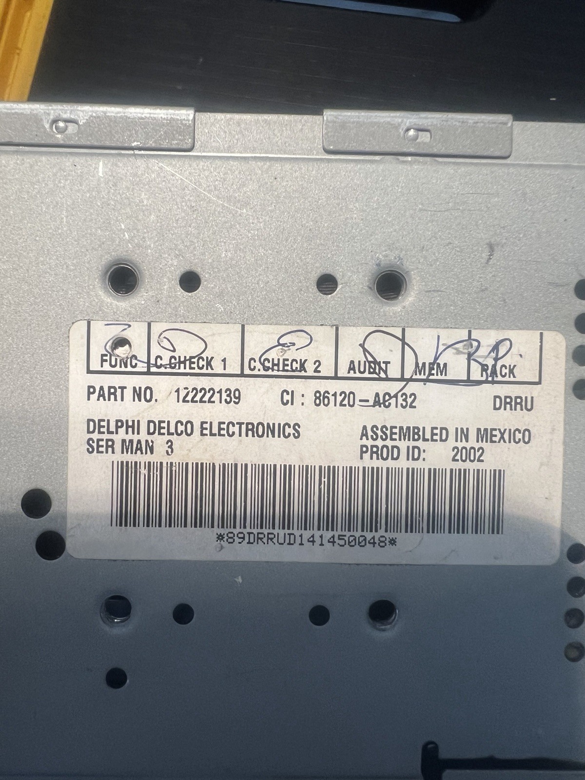 2004 Toyota Avalon Stereo/CD stuck inside. Includes iPhone interface.