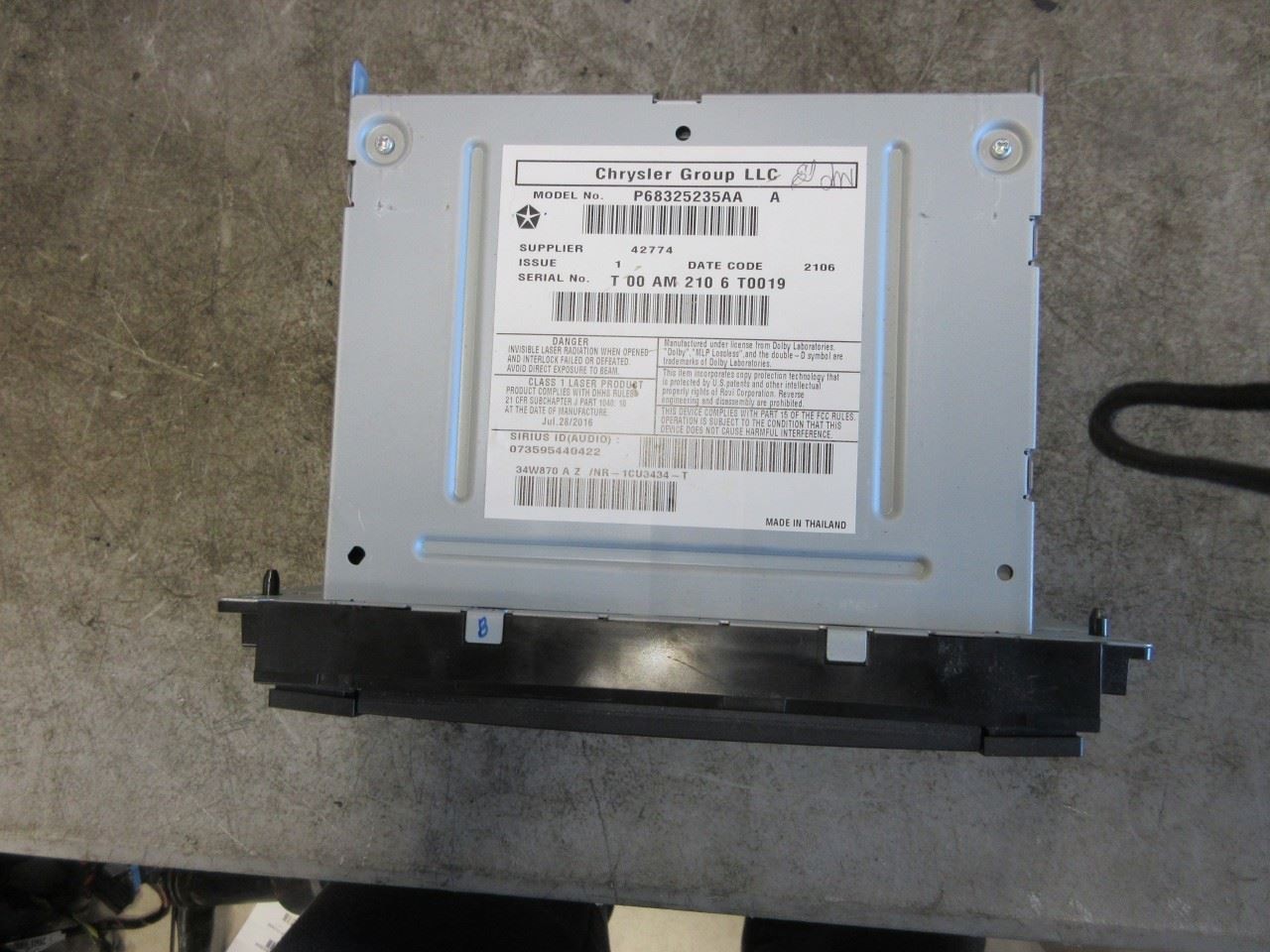 2011-2018 Jeep Wrangler JK OEM RHB UConnect Touch Screen Radio 68325235