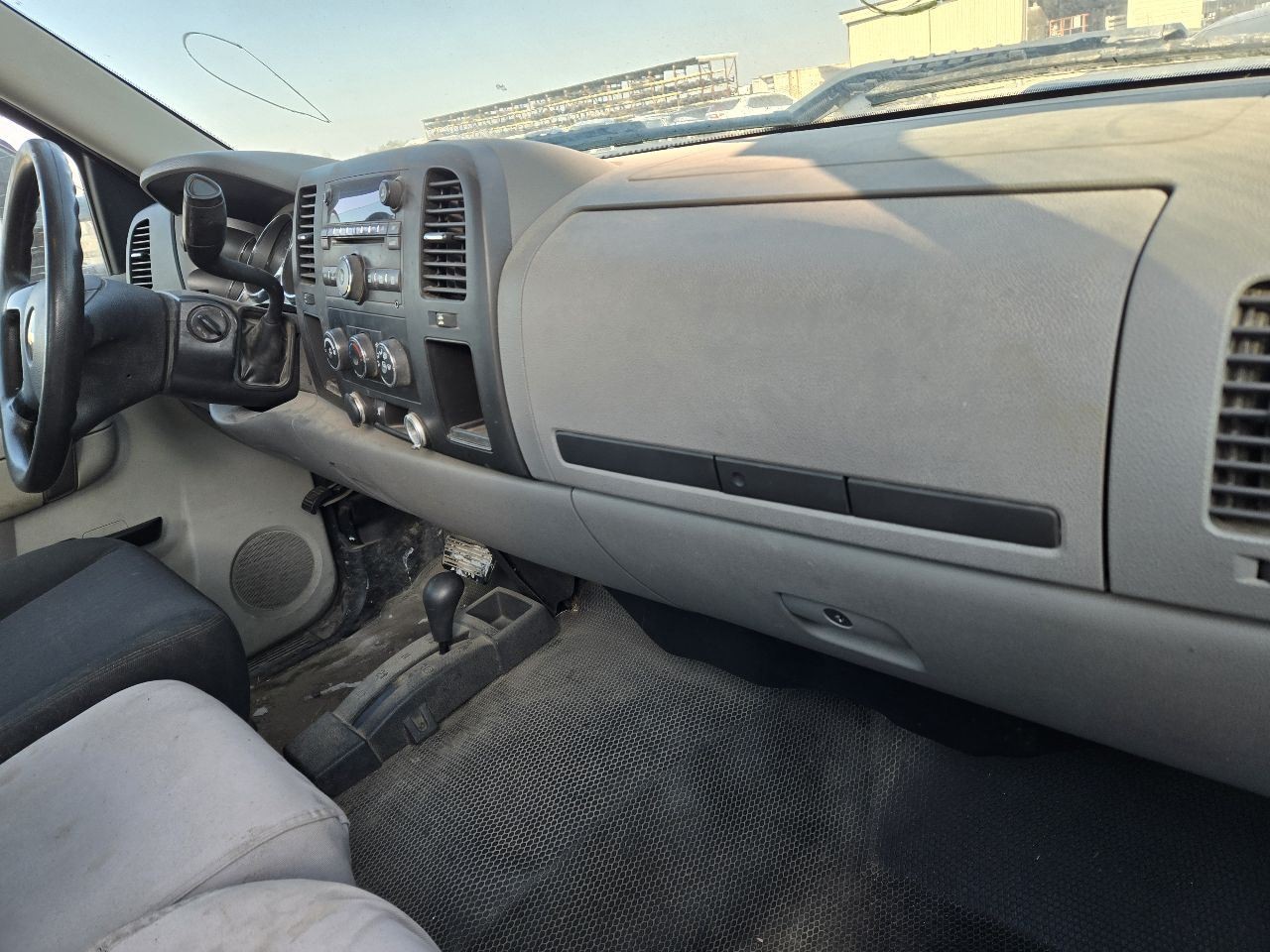2007-2013 GMC Sierra Radio Stereo CD MP3 Opt US8 New Style Smooth Door Skin