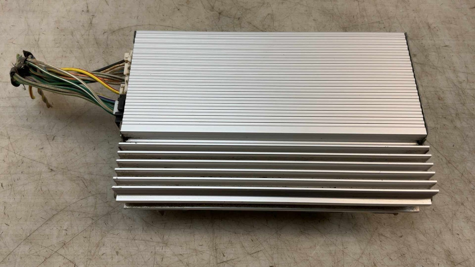 Jeep Wrangler JK OEM Infinity Premium Amp Amplifier 05064140AG 2007-2010 173858
