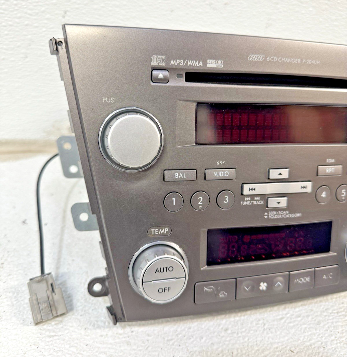 2007-08 Subaru Legacy 6 disc CD changer radio stereo P-204UH 86201AG67B MP3 WMA