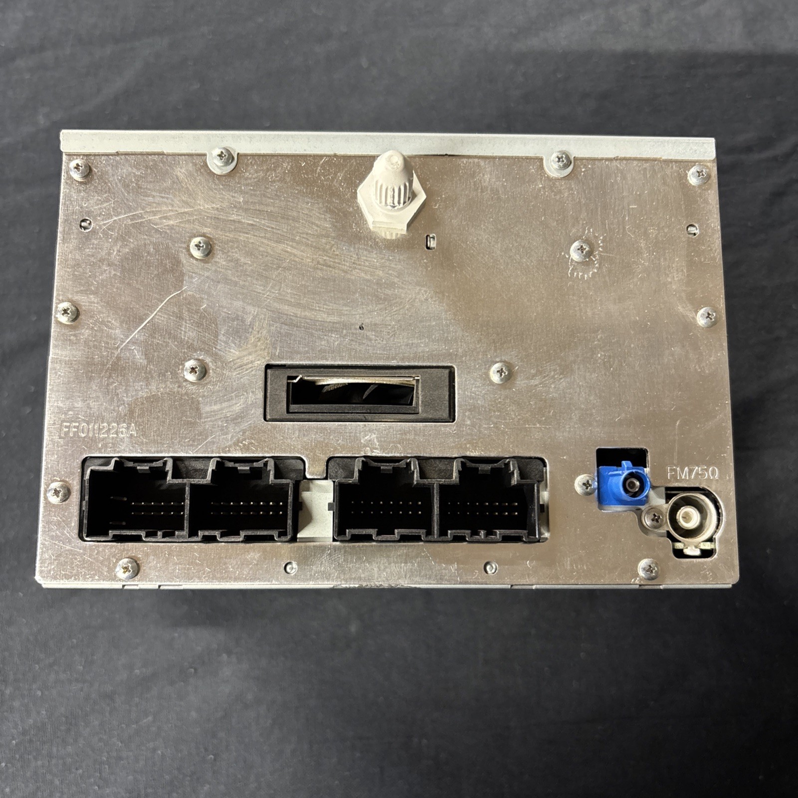 2007-2011 GMC-Yukon-Stereo-Original-Dolby Digital-Dts-DVD-Head Unit-Radio