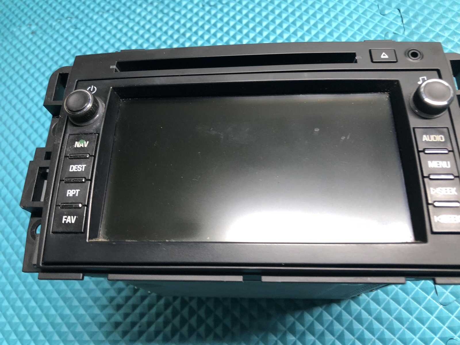 07-12 BUICK ENCLAVE RADIO NAVIGATIONCD PLAYER 25925495 May Need Programming