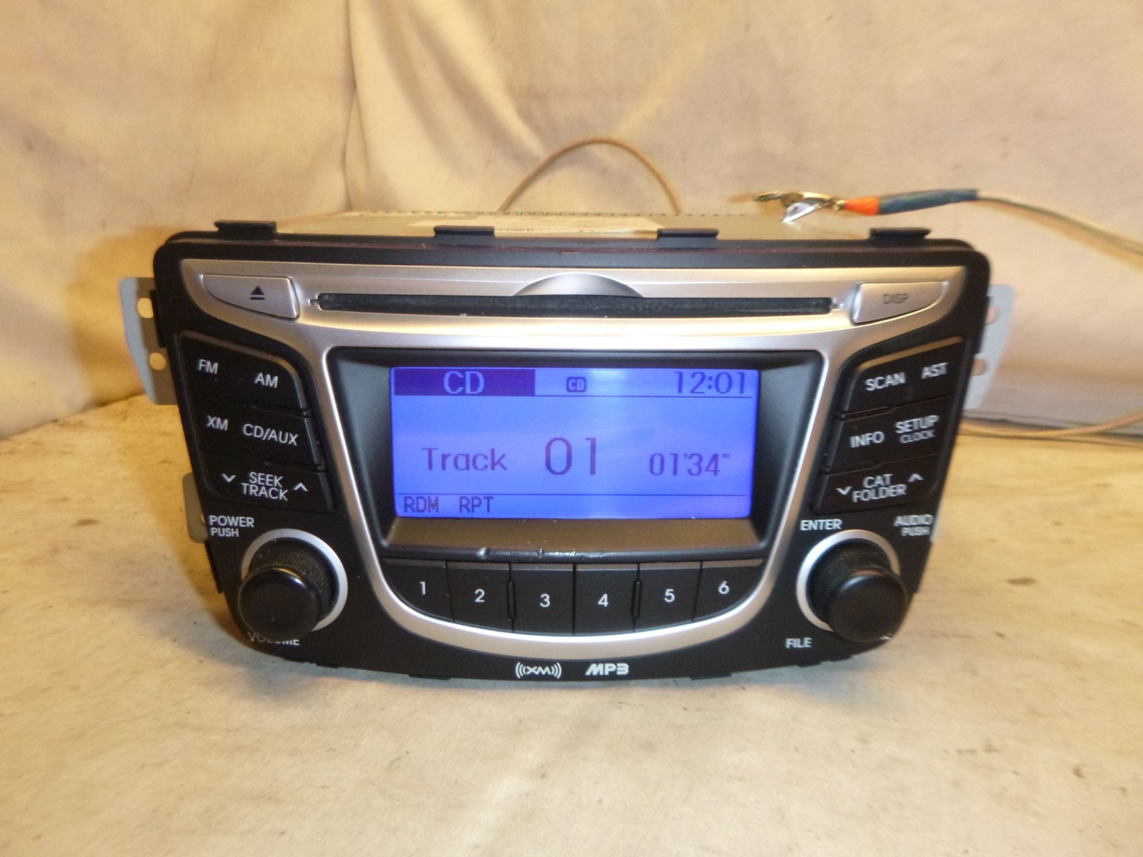 12 13 Hyundai Accent AM FM Radio Cd Player 96170-1R1004X DLC17
