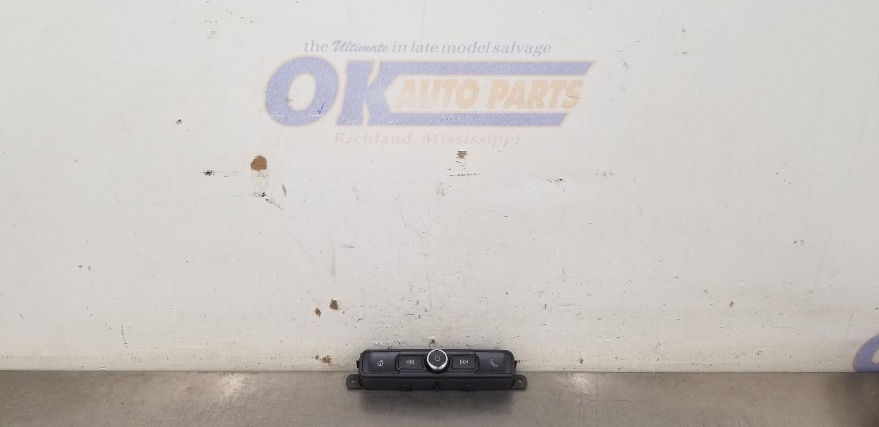 19 GMC SIERRA 2500 RADIO AUDIO CONTROL PANEL 42516646