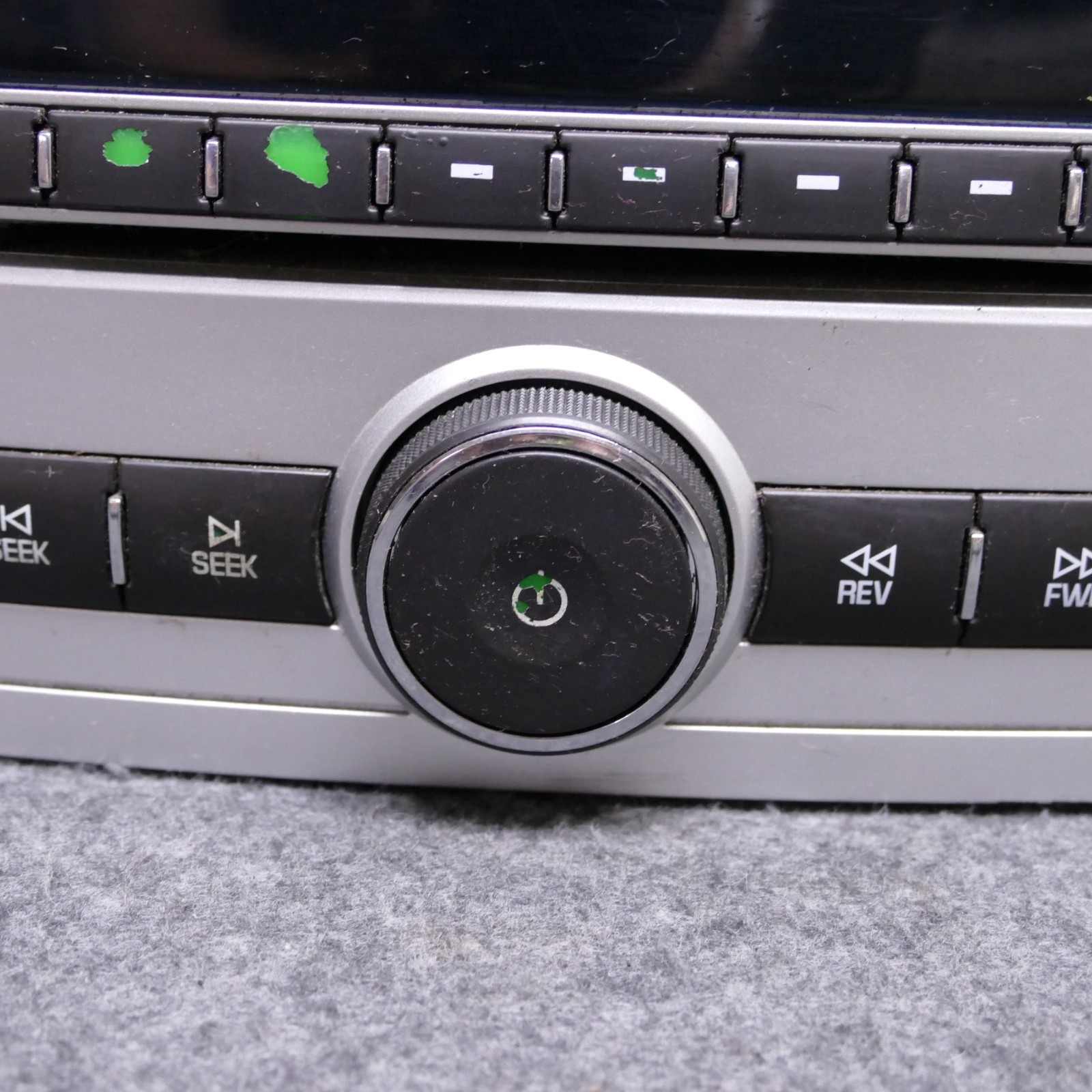2009-2012 Chevy Malibu AM FM Radio CD Player Stereo Silver 20919616 GM 80688