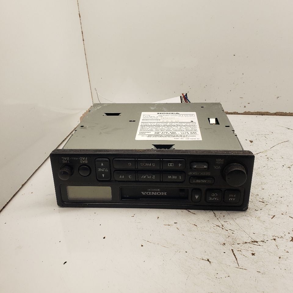 1999-2004 Honda Odyssey Radio LX AM FMcassette Stereo Receiver OEM 1323526