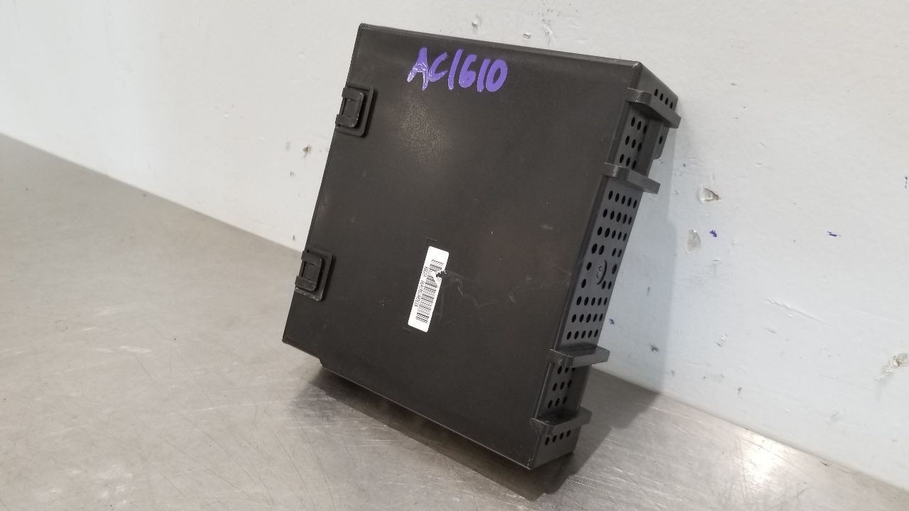18 CHEVY CAMARO RADIO AUDIO RECEIVER 84361177