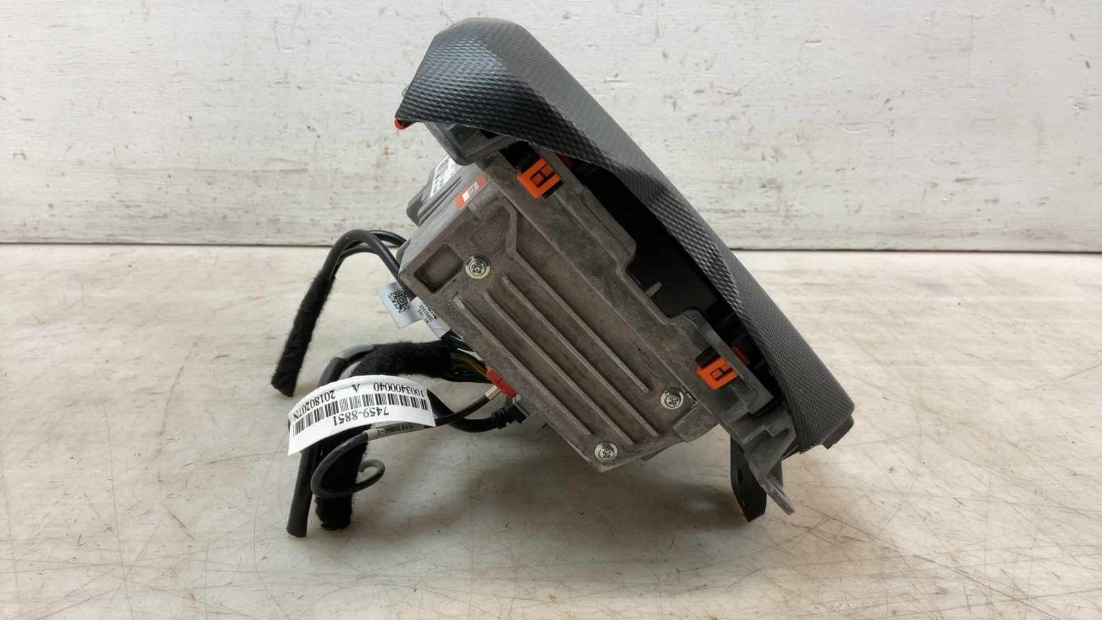 Jeep Wrangler JL OEM 8.4 Touchscreen Radio w U Connect 2018 141196