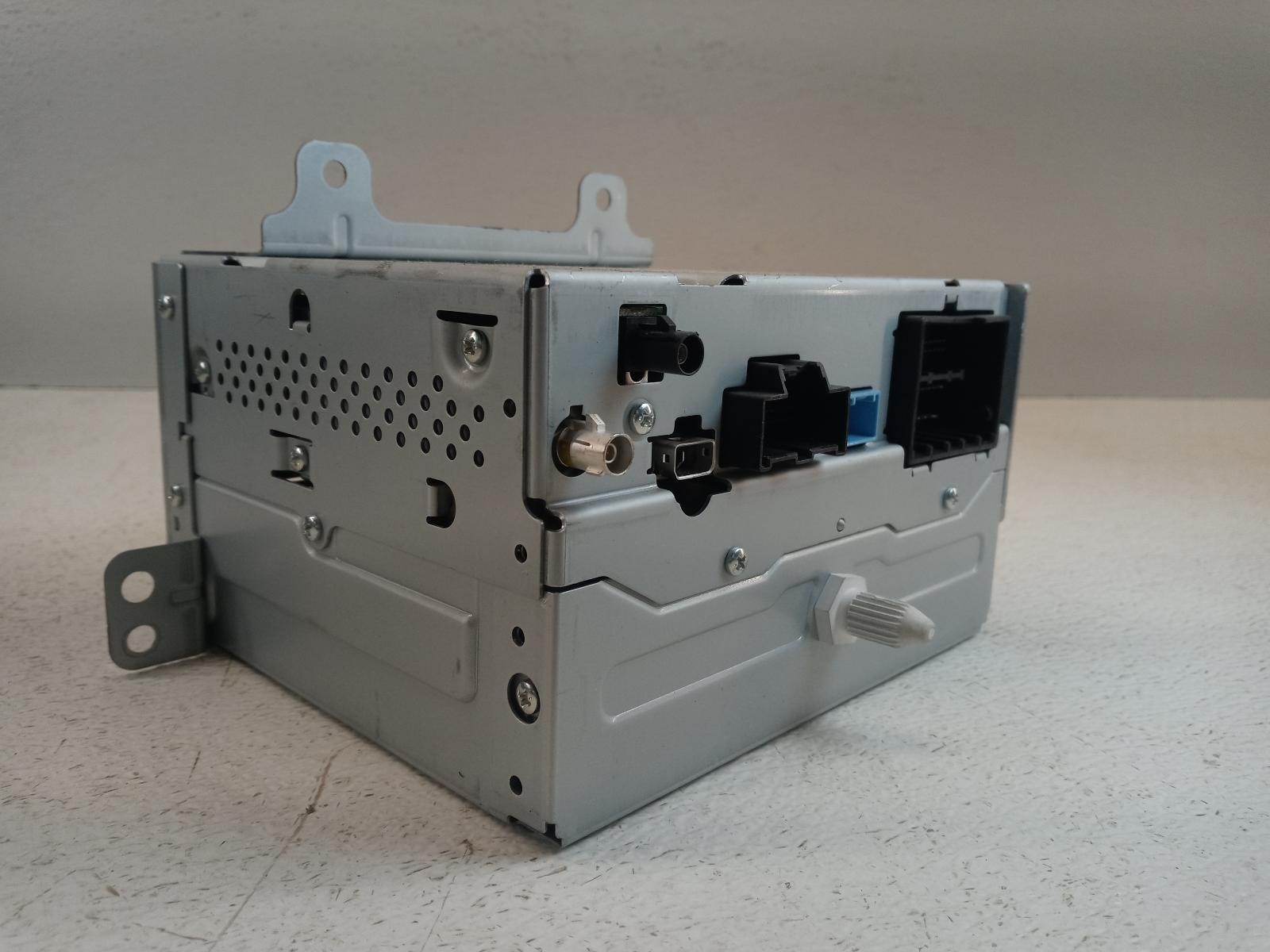 12 Buick Verano Audio Equipment Radio Receiver Opt UFU **May Need Programming**