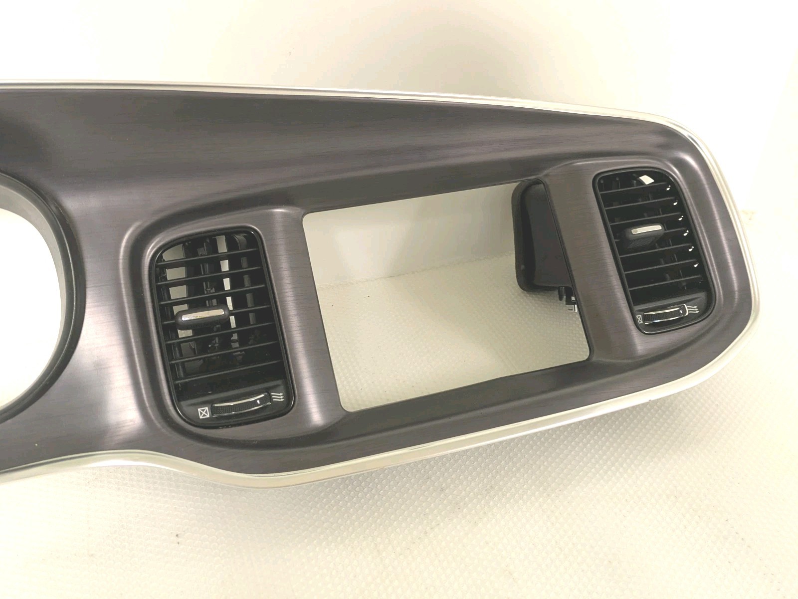 2018 2019 DODGE CHARGER OEM UCONNECT 4C 8.4″ RADIO KIT