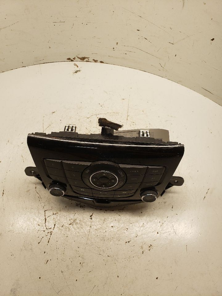 2012-2016 Chevrolet Cruze Radio VIN P 4th Digit Limited OEM 1360406