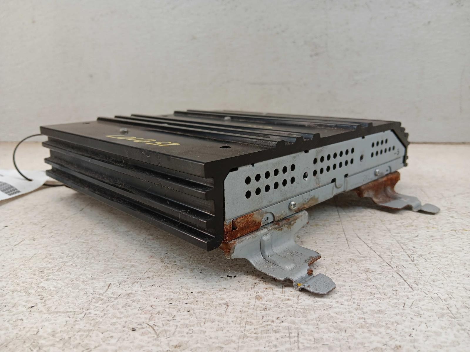 08-13 Mitsubishi Lancer Radio Amplifier Pass. Seat Mnted *May Need Programming*