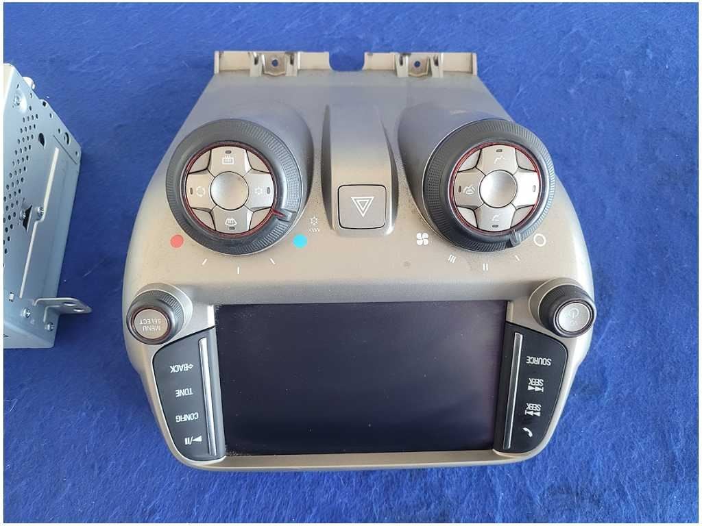 2015 Chevrolet Camaro SS Coupe Receiver Audio Info Screen Face Plate 2882
