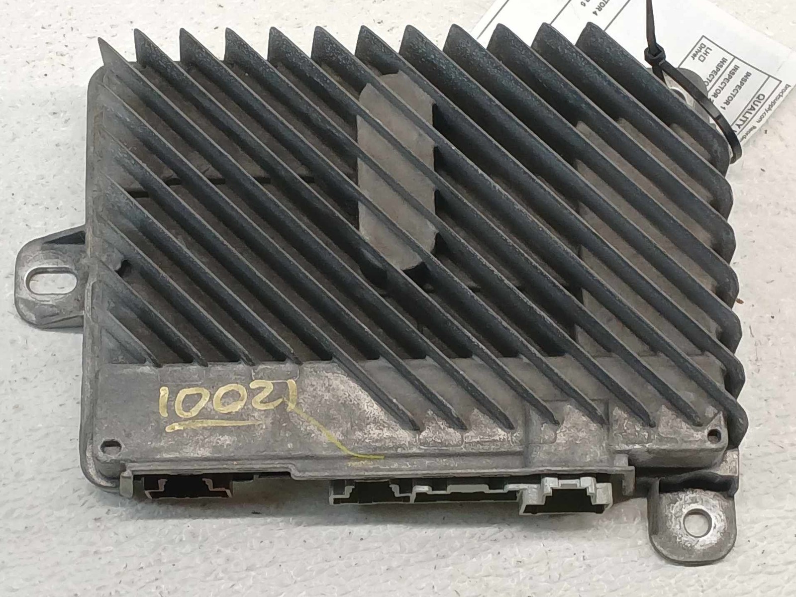 17-19 GMC Acadia Audio Equipment Radio Amplifier **May Need Programming**