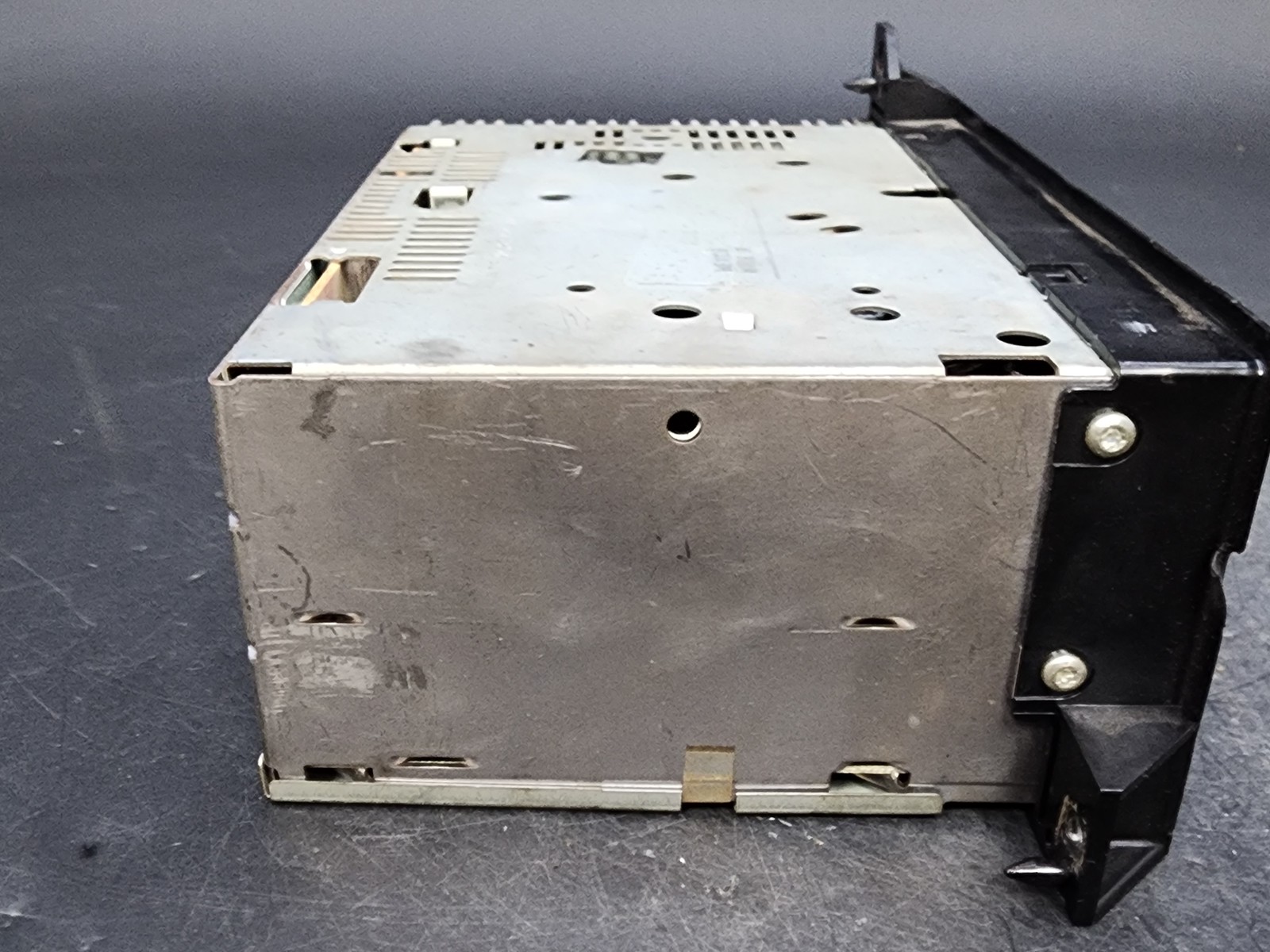 OEM 88-02 Chrysler Dodge Jeep AM FM Radio Cassette Player P04858556 Used