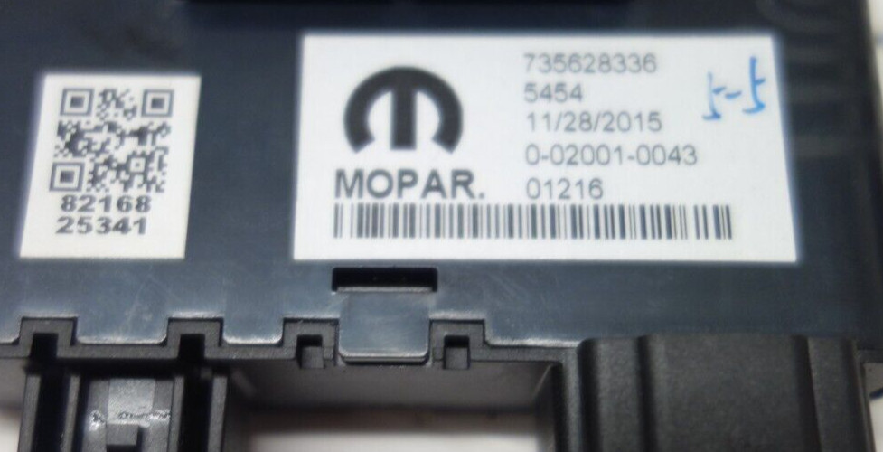 Fiat 500 USB & Aux Socket (735628336)