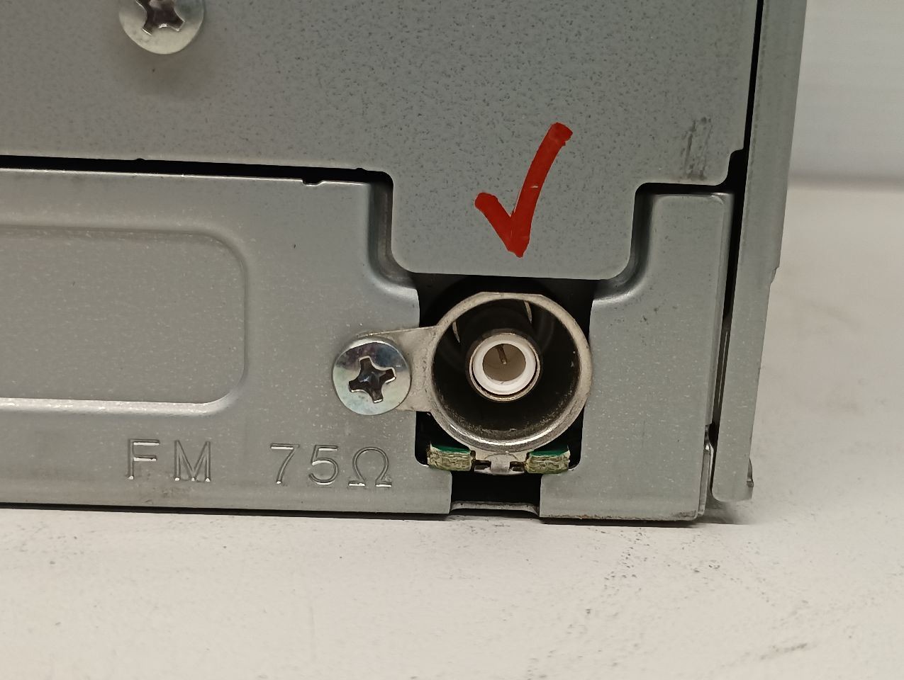 GM 25827118 AM FM Radio CD MP3 Player from 2008 GMC Acadia 10289856