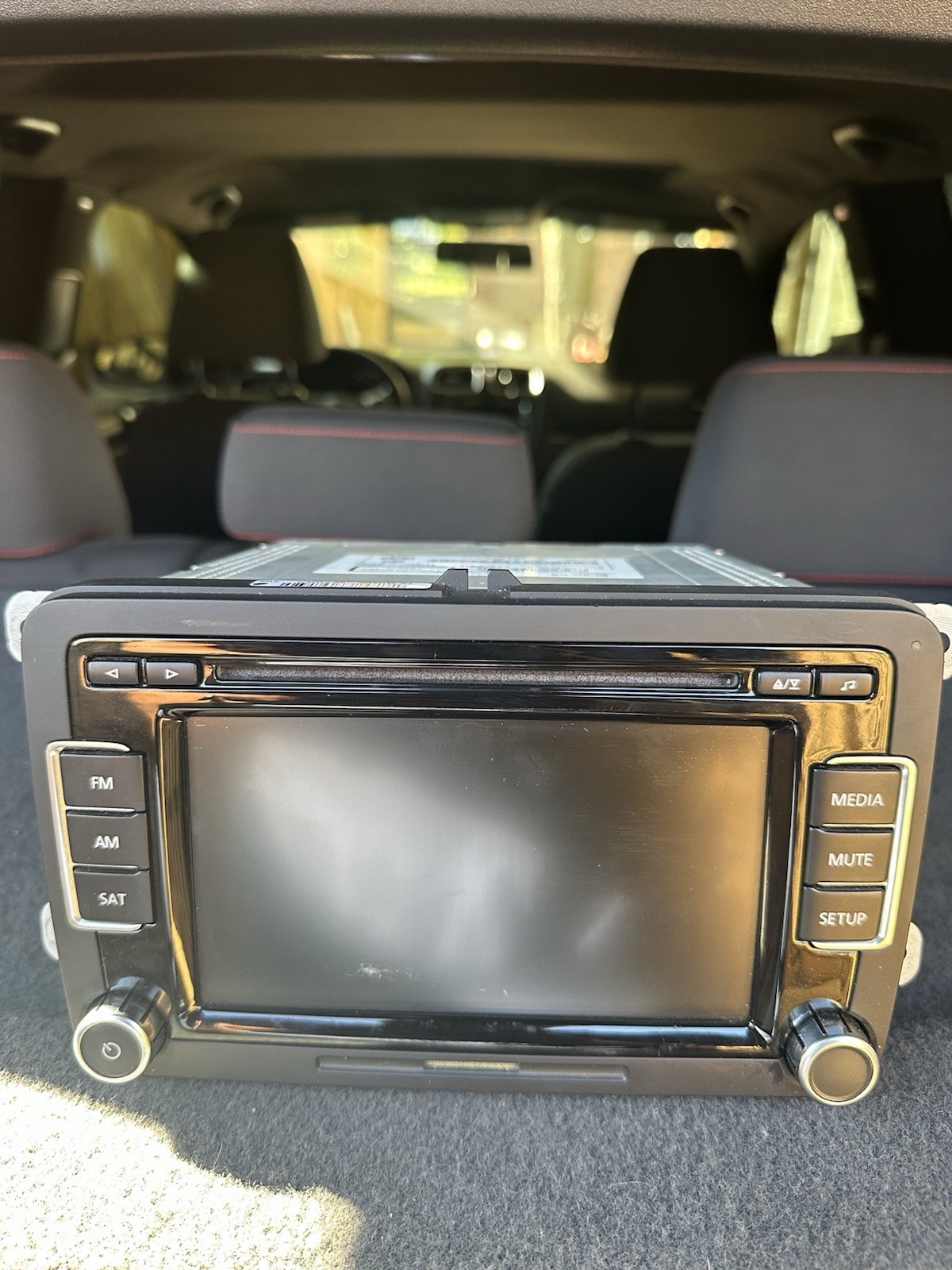 OEM Volkswagen GTI Jetta Golf Radio Stereo Head Unit Delphi 1K0 035 180 AC