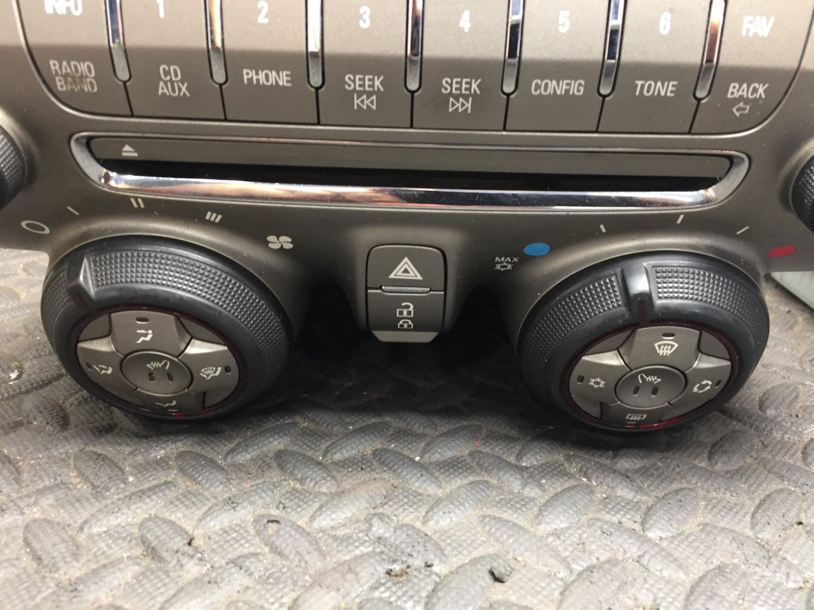 2010-2012 Chevrolet Camaro SS OEM Factory Stereo Head Unit Screen Radio #2 8212