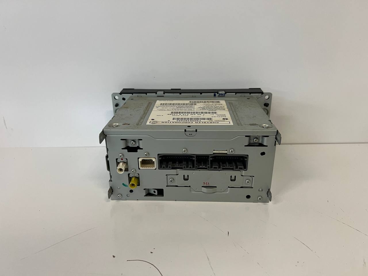 OEM 2009-2018 DODGE RAM 1500 RADIO HEAD UNIT. P05064839AF
