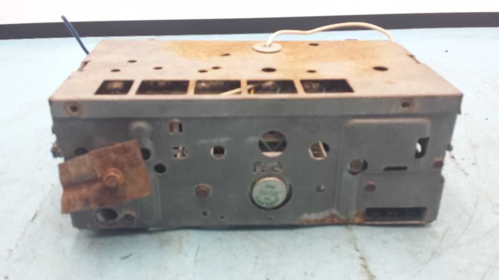 UNTESTED A/M RADIO FOR REBUILD FITS 1972 CUTLASS 996055