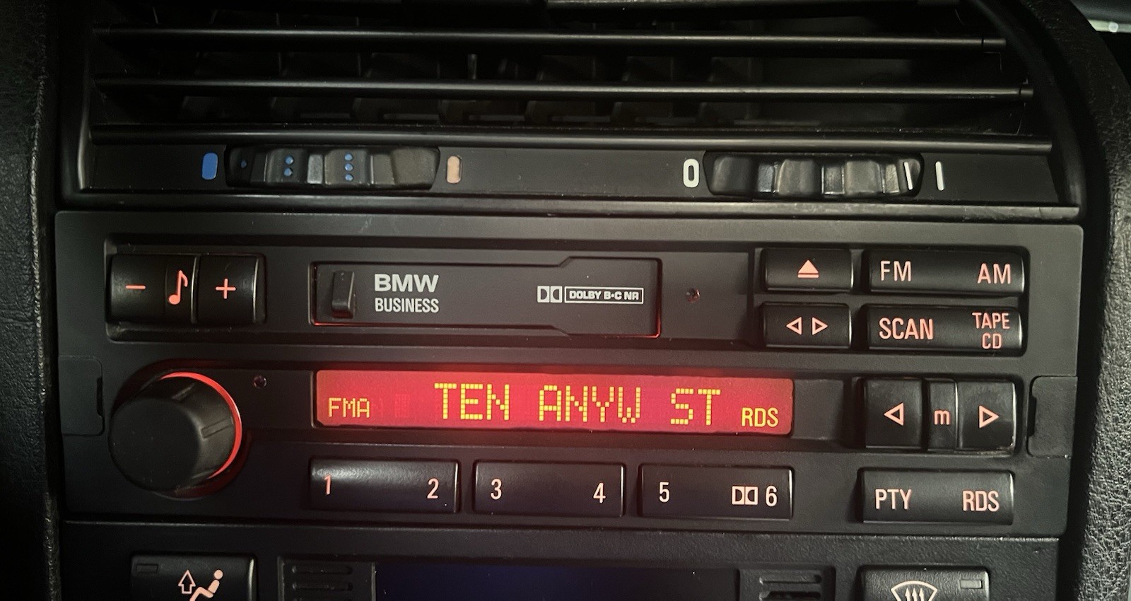 BMW C43 BUSINESS RADIO STEREO E30 E31 E32 E34 E36 318 325 540 840 M3 Z3 CODE