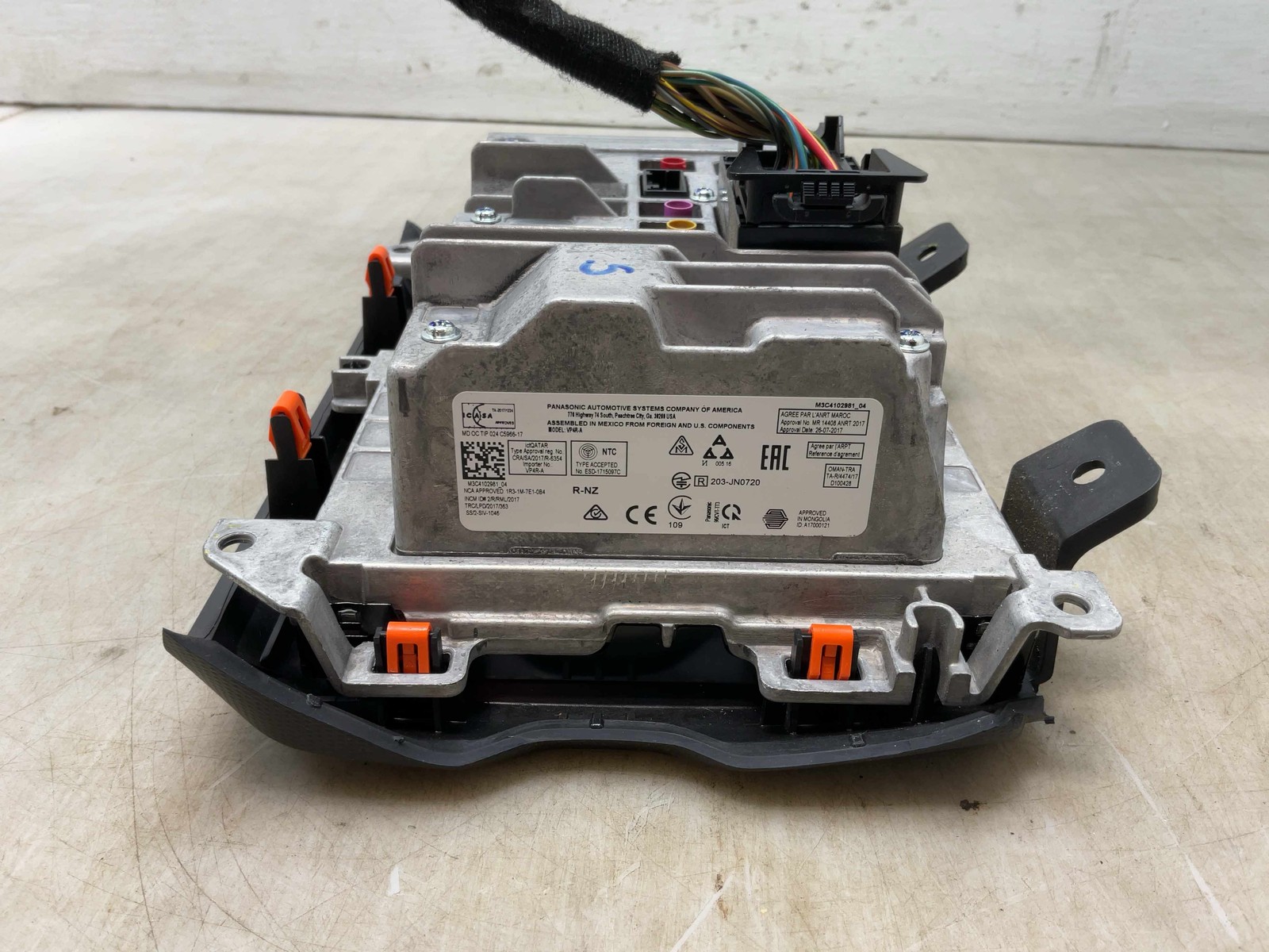 Jeep Wrangler JL OEM 8.4 Touchscreen Radio w U Connect 2018 178705