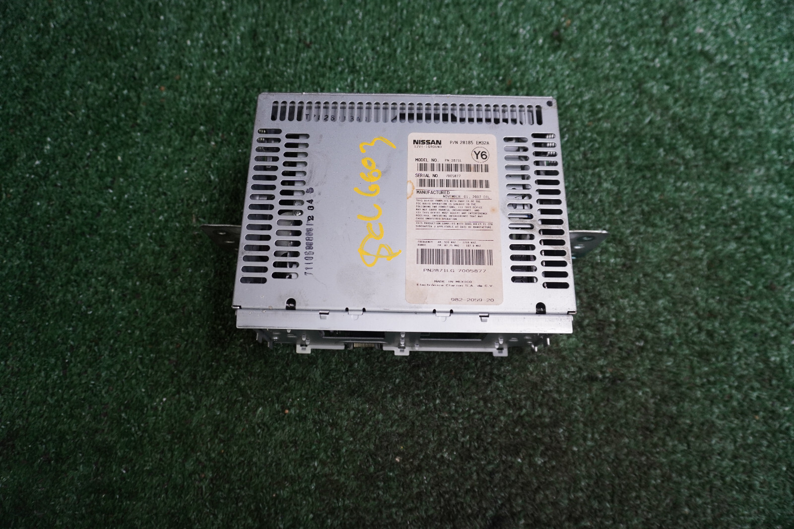 2007 2008 2009 NISSAN VERSA RADIO RECEIVER CD PLAYER OEM 28185EM32A