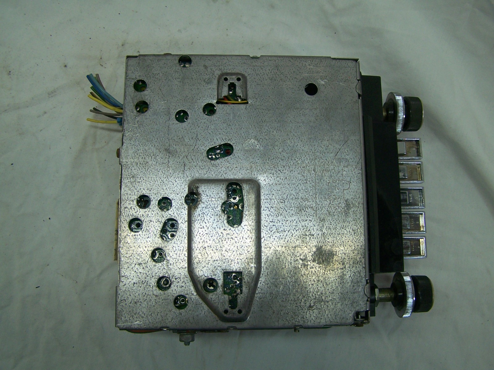 Corvette 1977-1980 AM FM Stereo Radio with Knobs in Unknown Working Condition