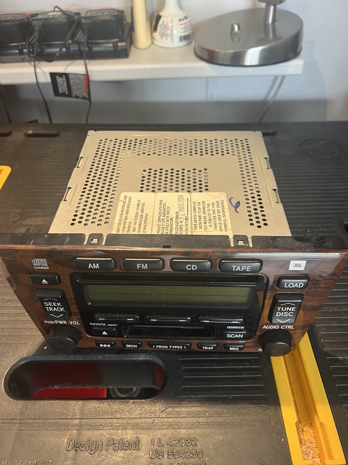 2004 Toyota Avalon Stereo/CD stuck inside. Includes iPhone interface.