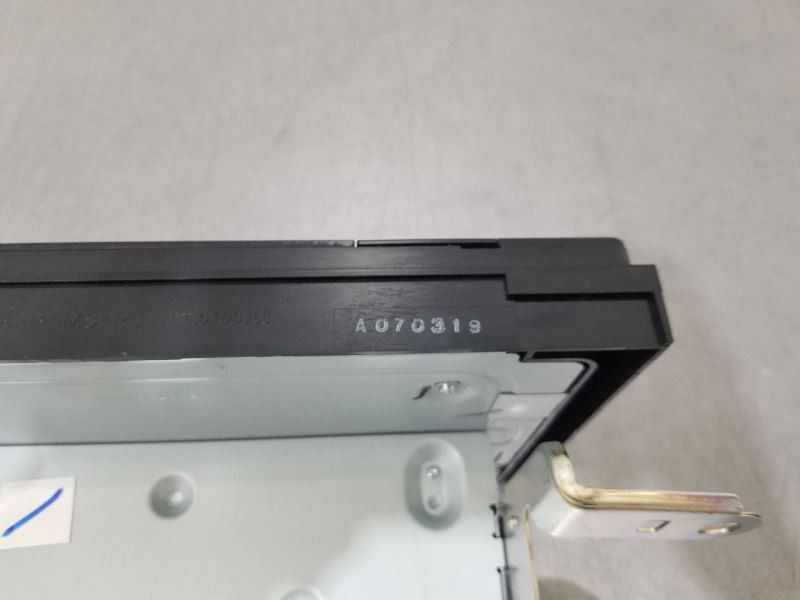 19 2019 TOYOTA TACOMA OEM RADIO DISPLAY AND RECEIVER 8610004173