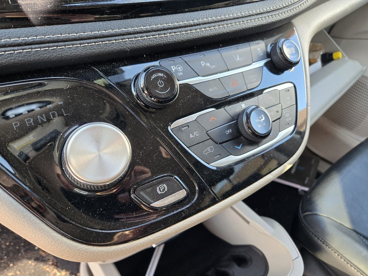 2021-2025 Chrysler PACIFICA Front Dash 10.1″ Display Screen Silver Bezel
