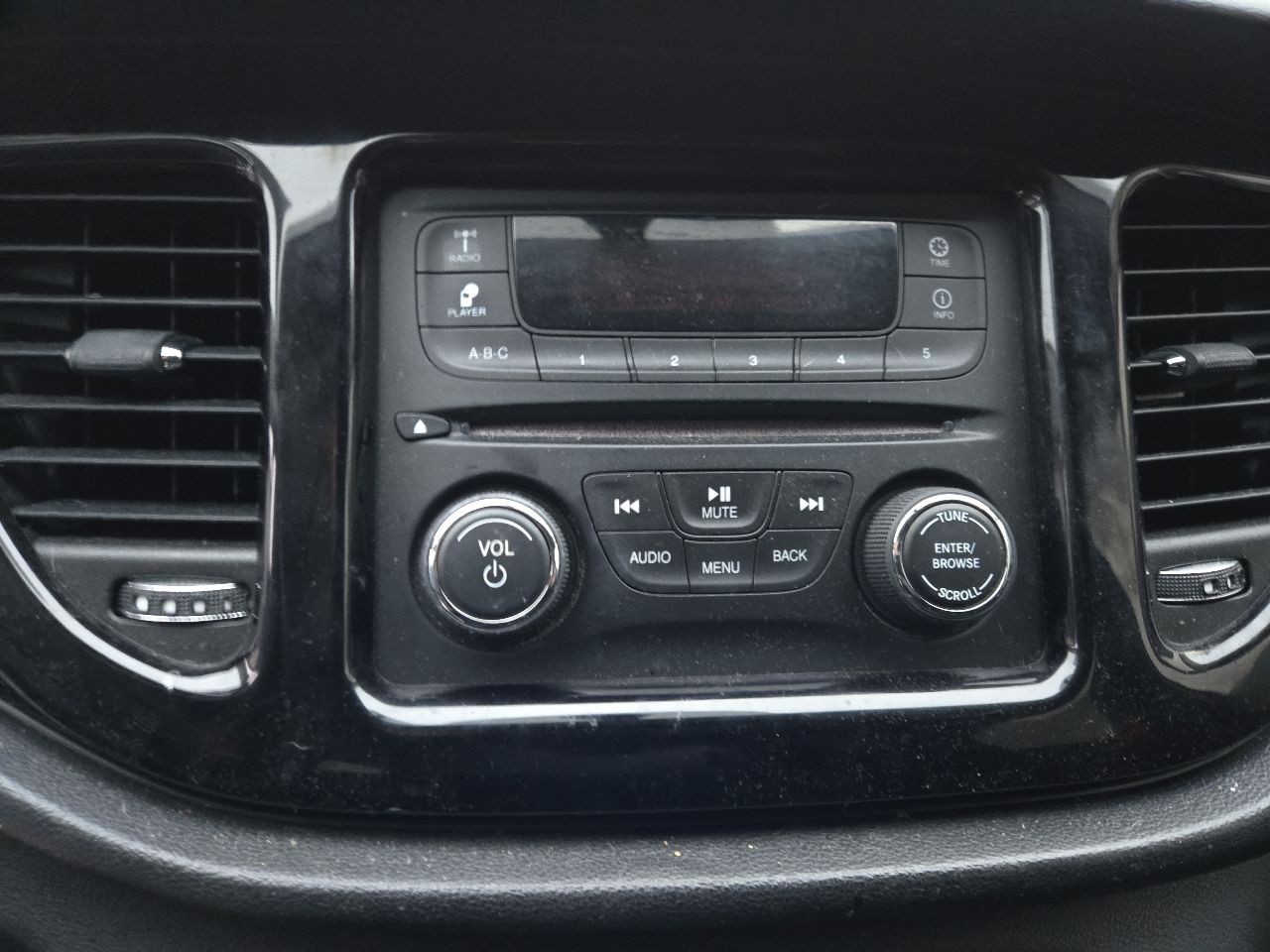 2013-2014 Dodge Dart Radio Receiver AM-FM-MP3 Opt Rae w/o Navigation