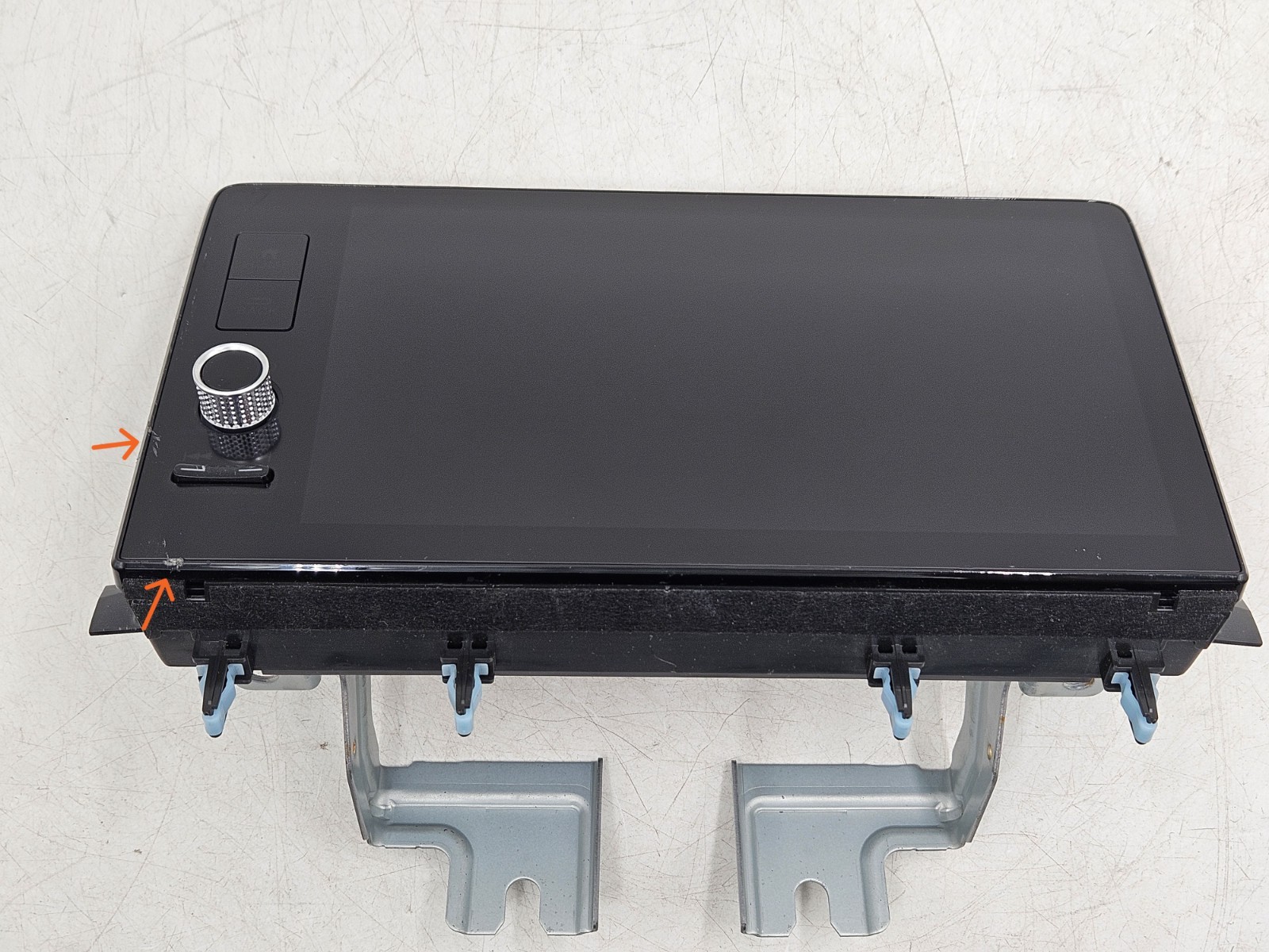 2023–2025 Honda CR-V Touring 9″ Radio Display Screen 8A7003A0A01 OEM Scratches