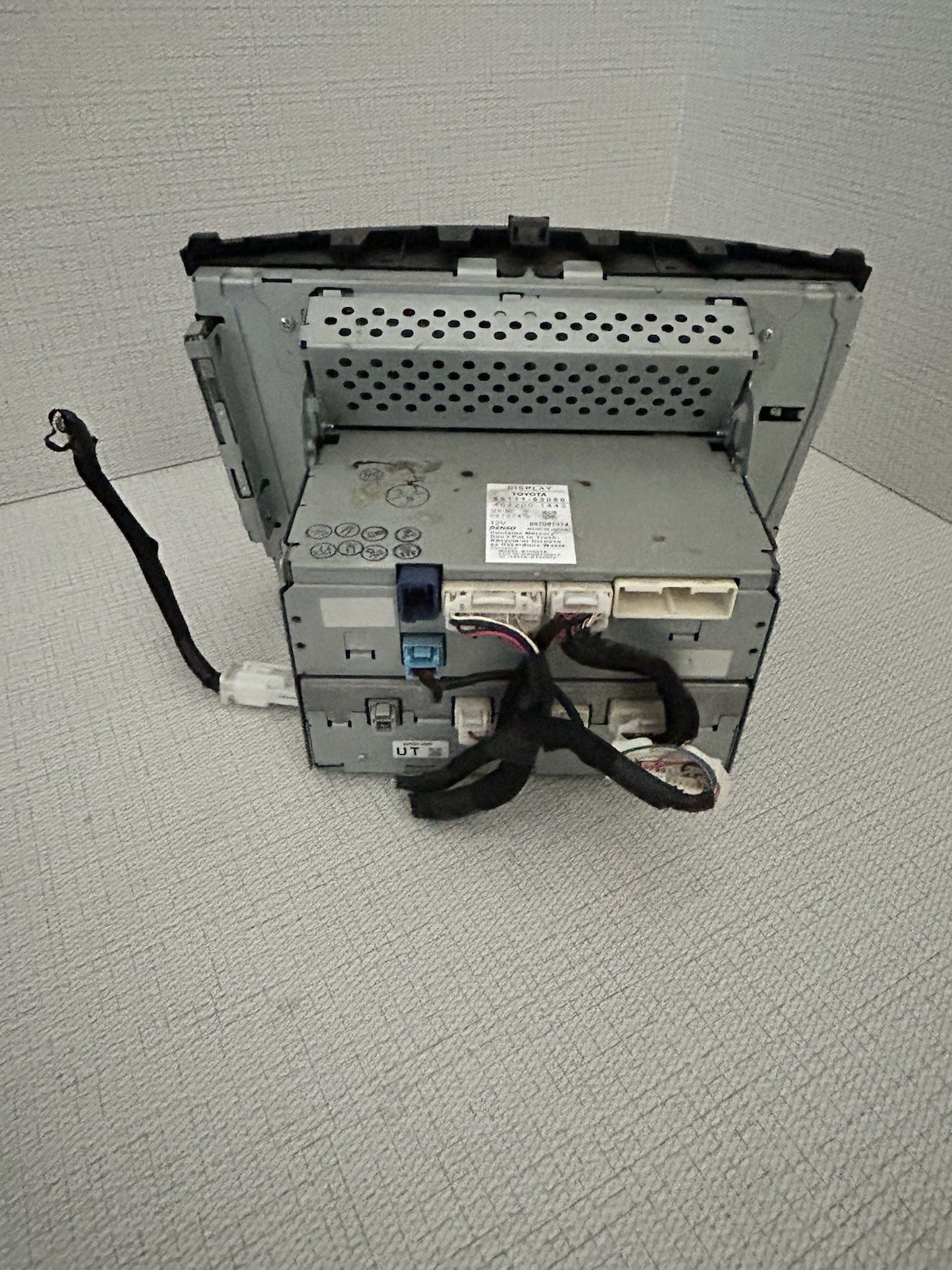 86111-53050 NAVI RADIO GPS STEREO UNIT SCREEN LEXUS IS250 IS350 2006-2009 OEM