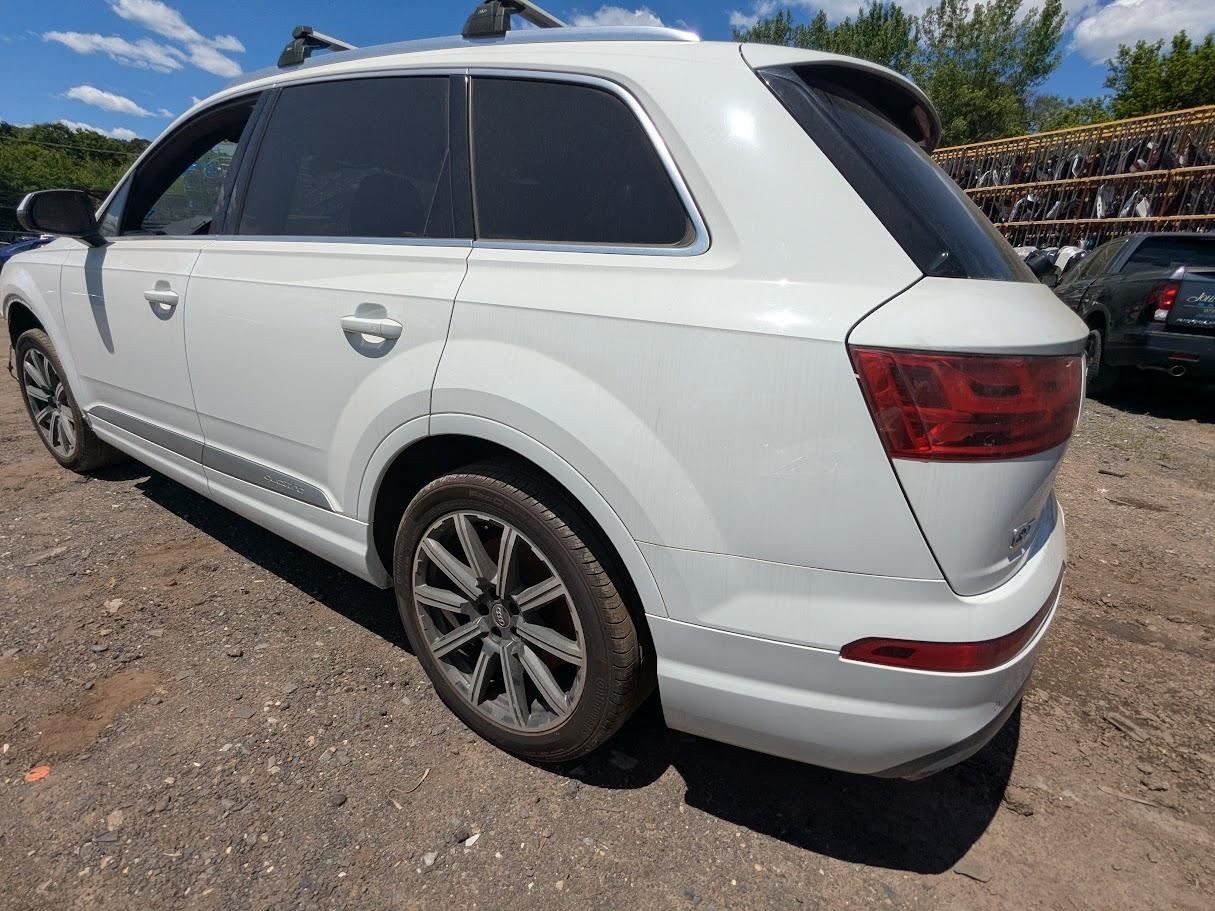 Audio Equipment Radio CD Player Glovebox Mounted Fits 17-19 AUDI Q7 819468