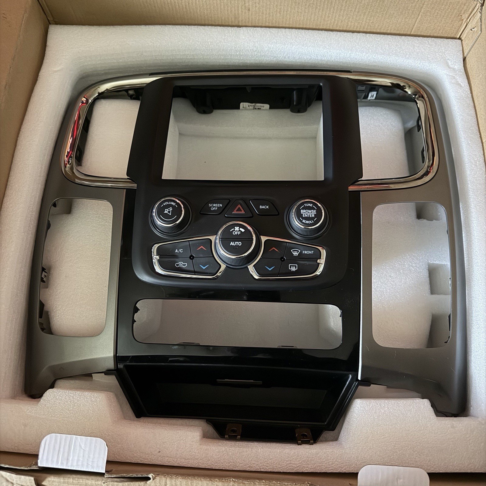 Uconnect 4C UAQ 2018-2020 RAM 1500 Touch Screen Radio 8.4″