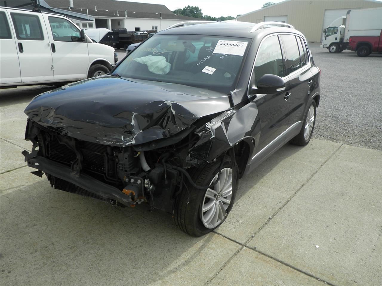 Radio Receiver Am-fm-cd-dvd-navigation Fits 09-17 TIGUAN