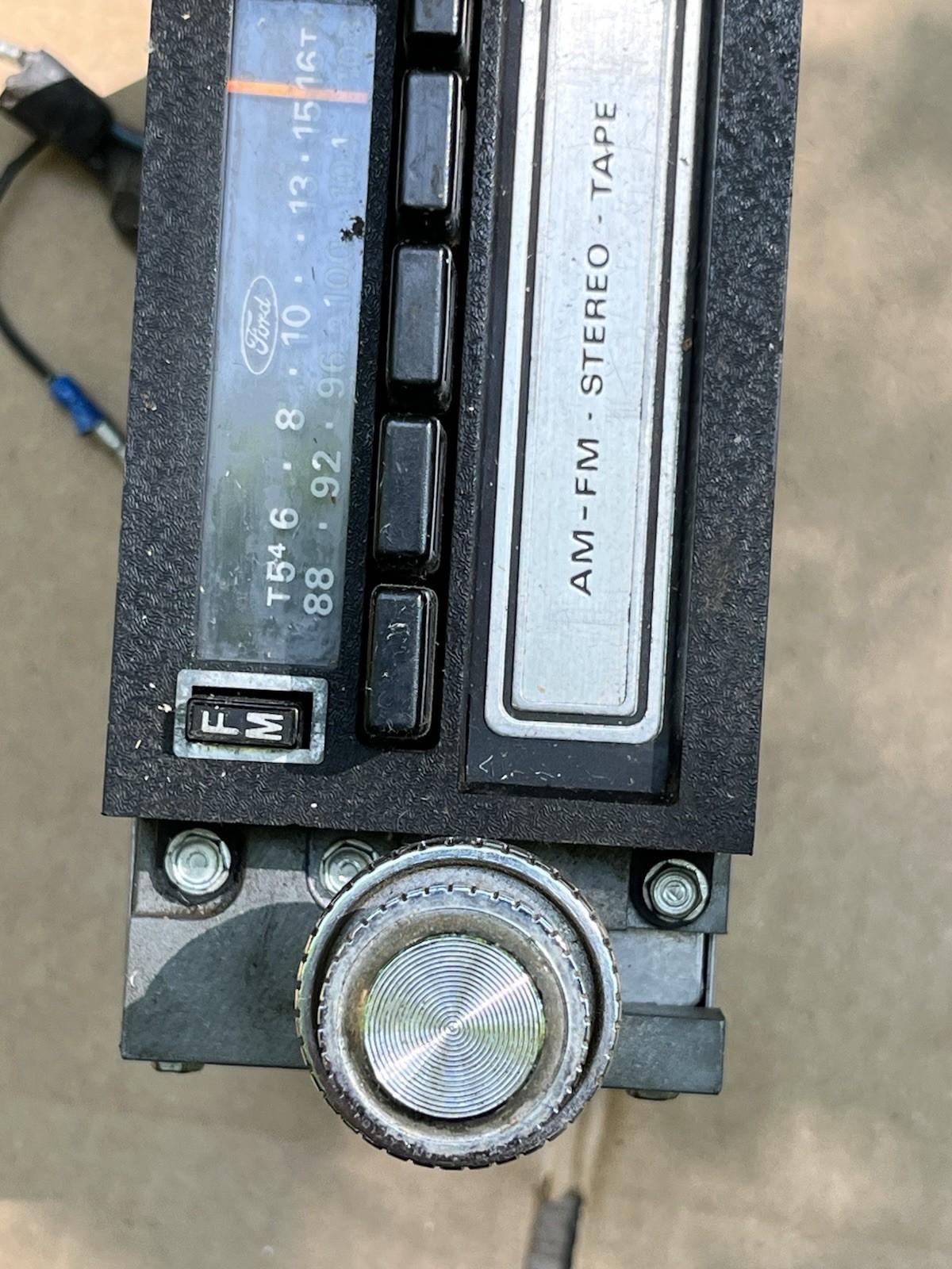 vintage ford high boy am/fm tape radio leosf19a168aa pick up truck