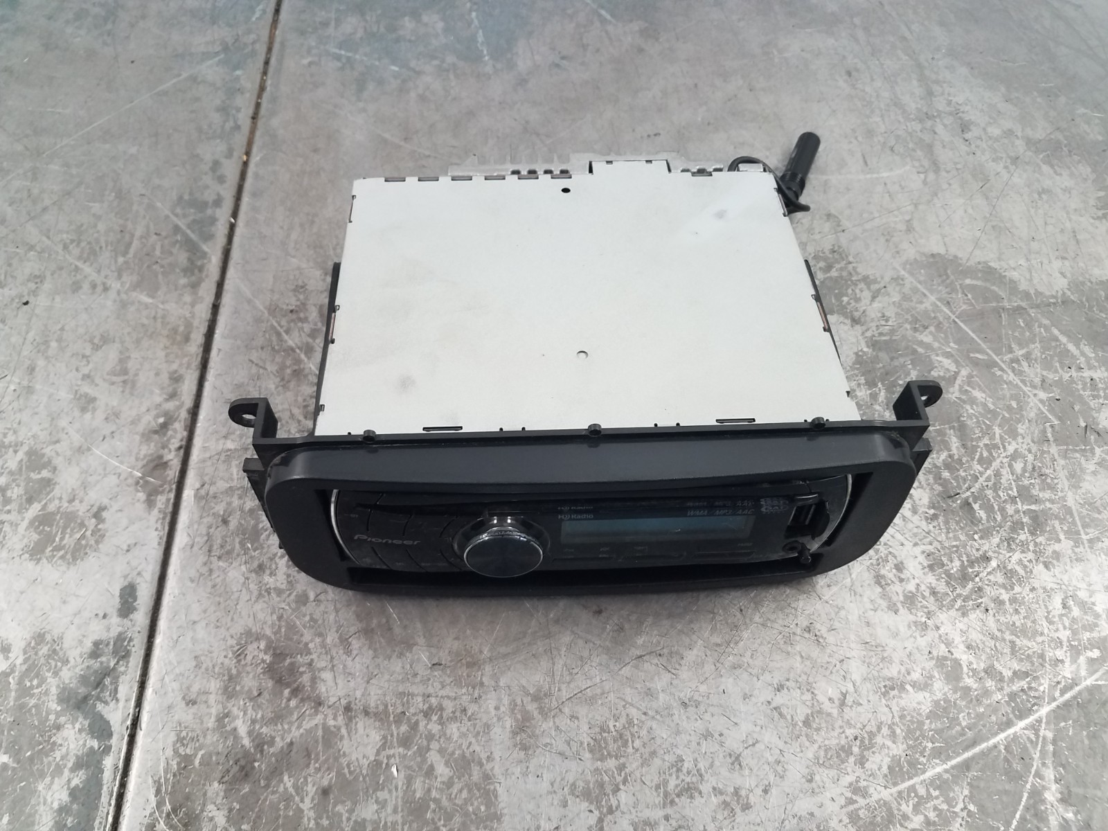 2006 Jeep Wrangler TJ Rubicon 4×4 Pioneer CD MP3 Radio / Harness #6530 E6
