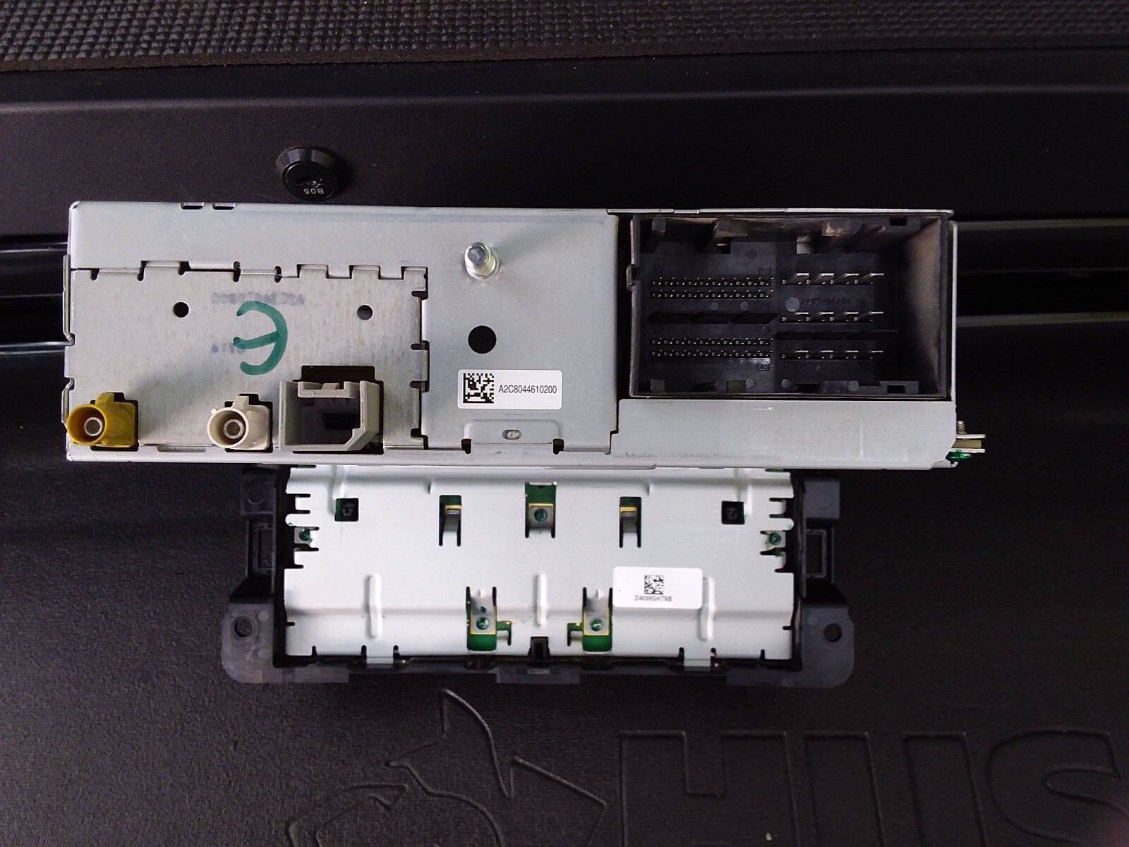 15 16 Dodge Ram 1500 2500 Radio Stereo Receiver AM FM 2015 P68245816AD