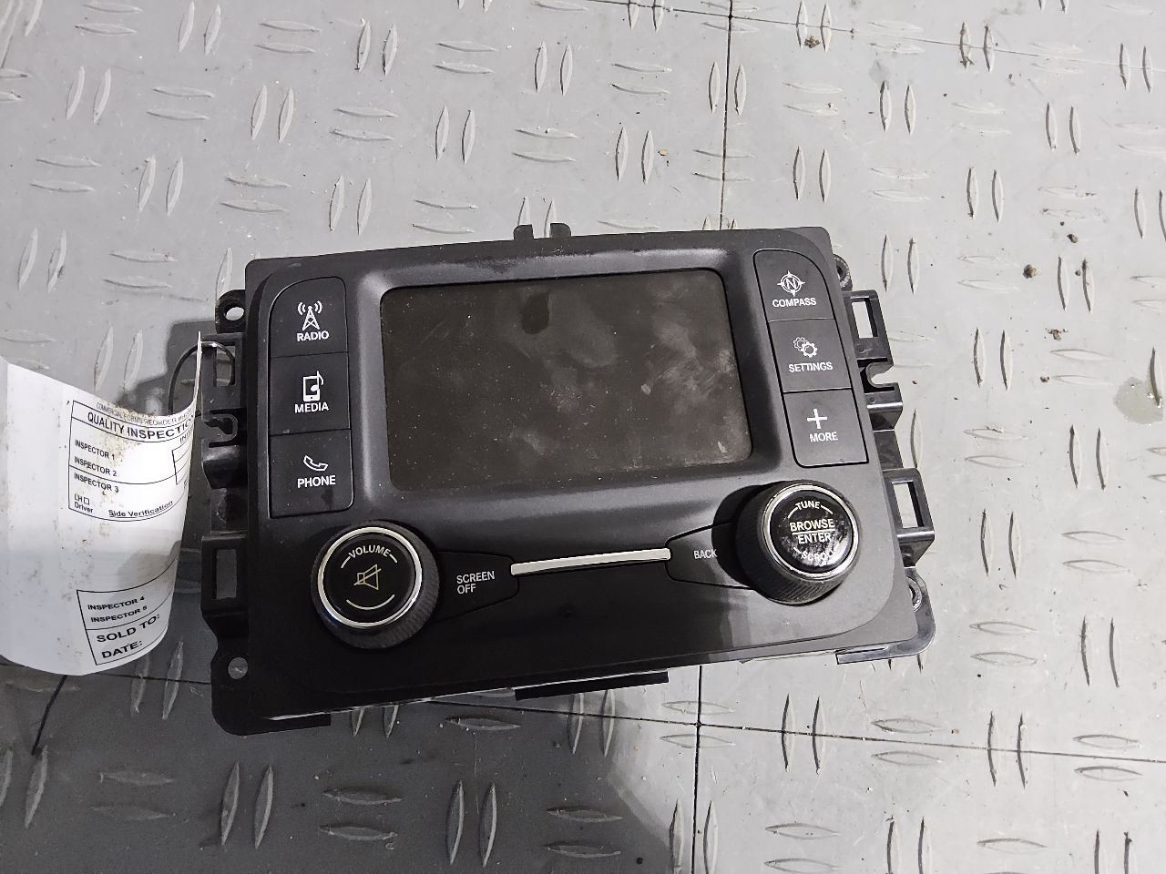2018-2020 Dodge RAM 1500 Radio 5.0′ Display and Receiver w/Uconnect w/Sirius