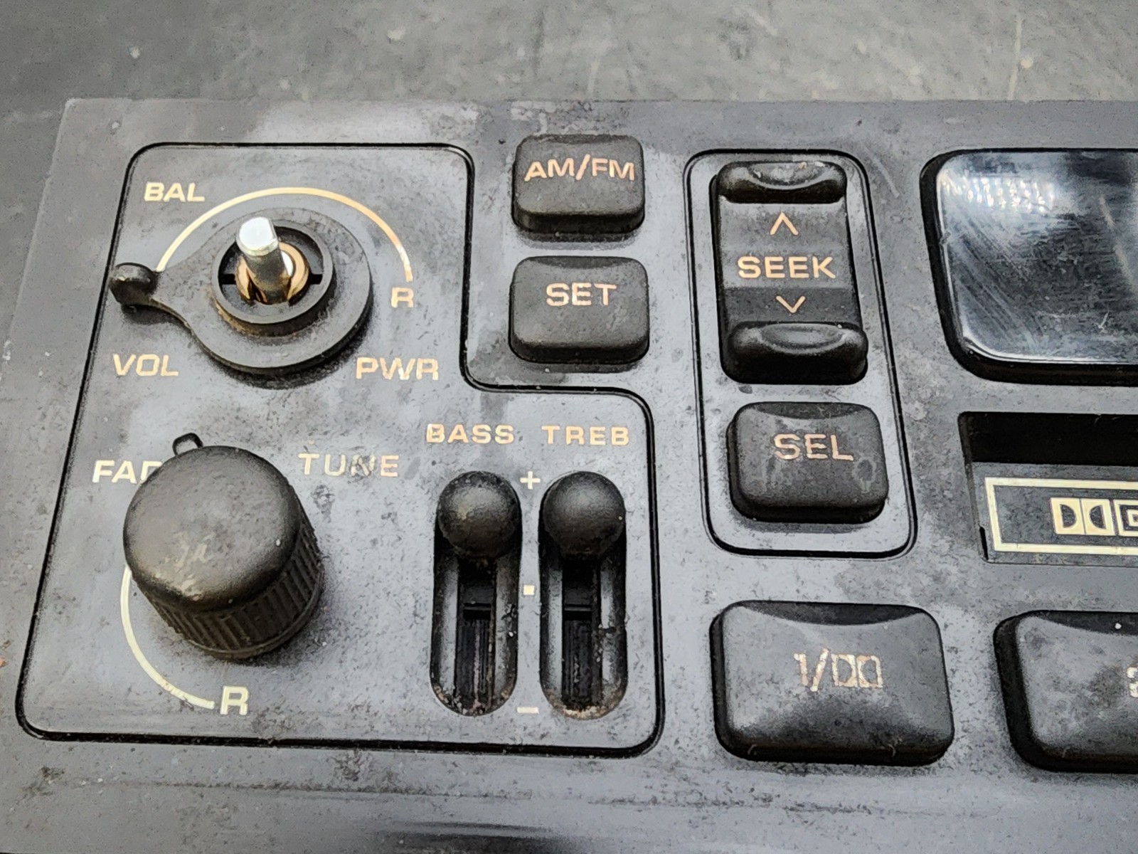 OEM 88-02 Chrysler Dodge Jeep AM FM Radio Cassette Player P04858556 Used