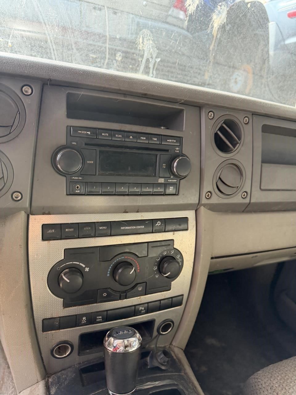 Audio Equipment Radio Receiver Radio AM-FM CD Player Fits 05-07 DAKOTA 1584021
