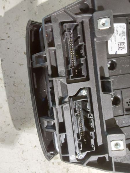 2019 Lincoln MKC Radio Control Panel Heated and Cooled Seats ID KJ7T-18D699-MC