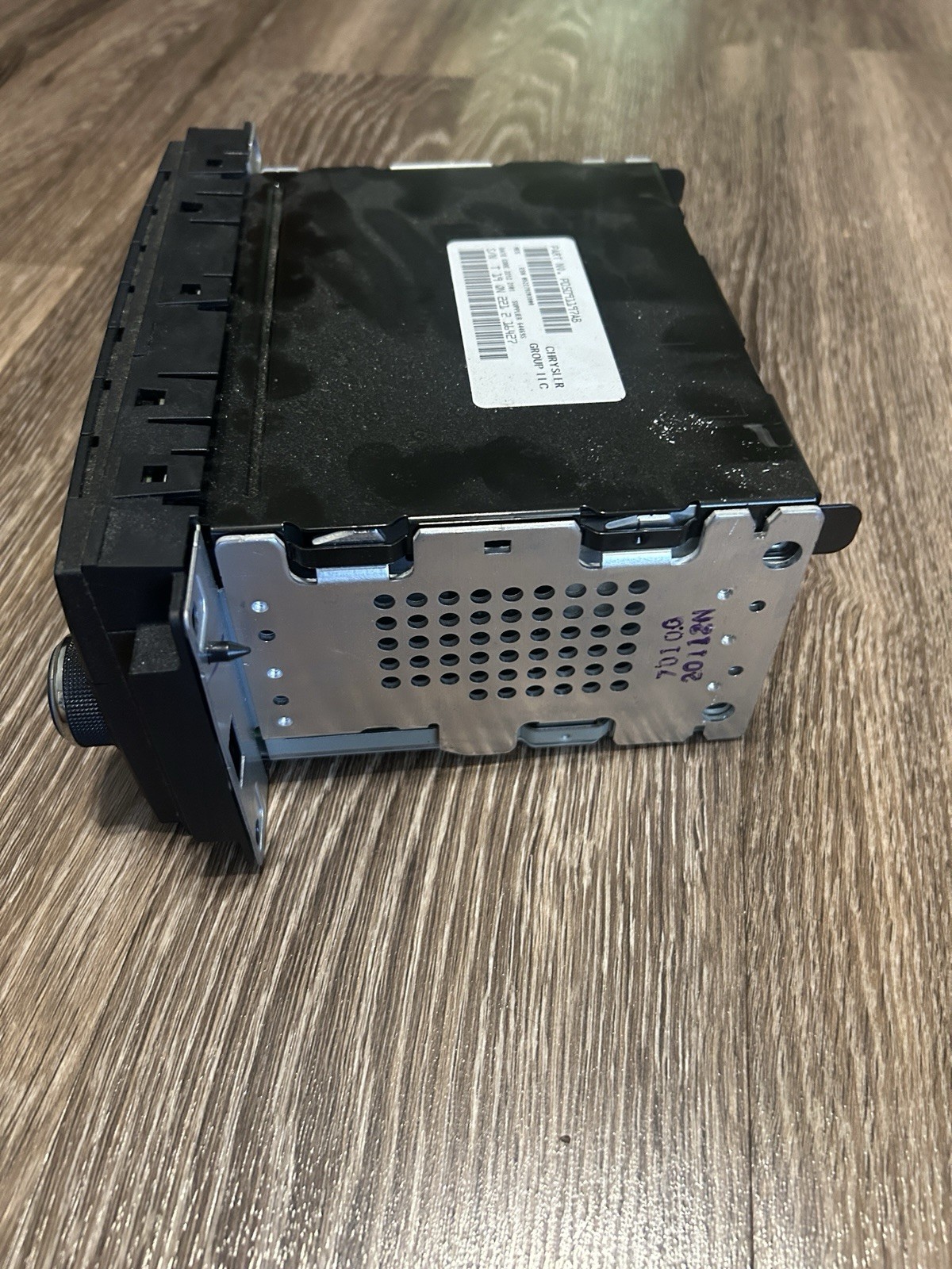 Chrysler Dodge Jeep OEM Car Radio Part #P05091197AB – For Parts, See Description