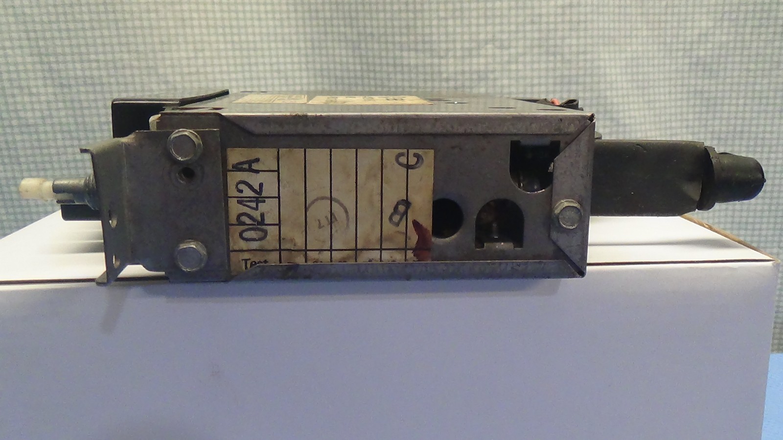 VW VOLKSWAGEN AM/FM Car Radio VW Part # 175 035 173C Model# VW3110
