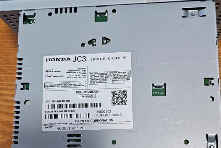 Honda JA3 Pioneer OEM Stereo Ridgeline DEH-M6087ZH W/ Bracket