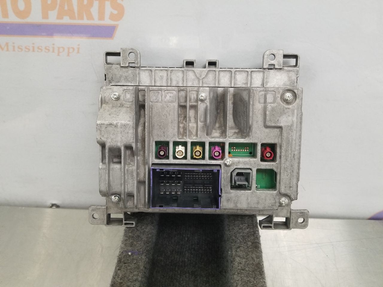 23 DODGE CHARGER GT RADIO DISPLAY AND RECEIVER 8.4″ SCREEN 68615153AB OEM